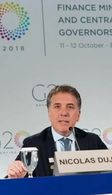 Nicolás-Dujovne-hablando-del-salario