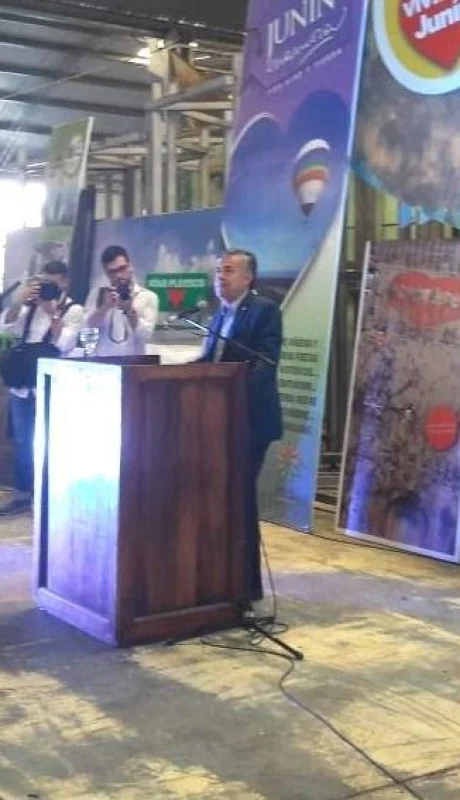 51d90404-a867-448f-8173-e3574d267c8a