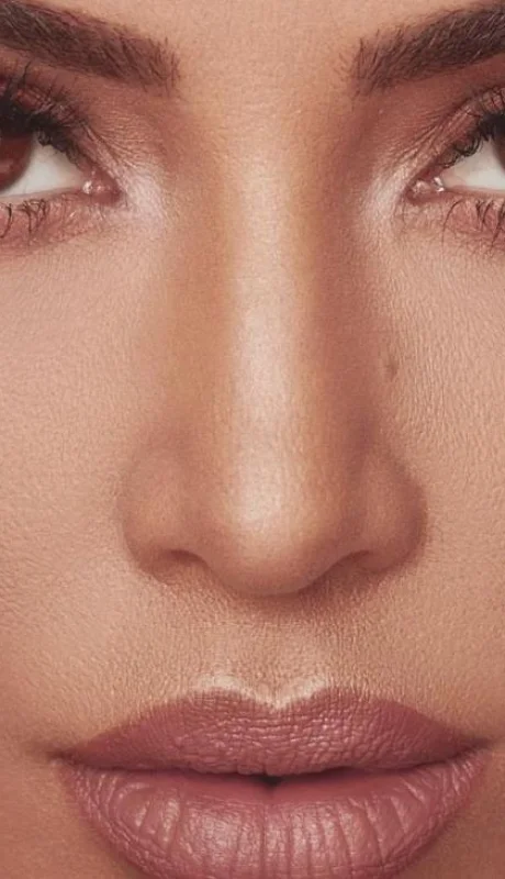 kim-kardashian-hot-detalle-vestido-instagram-3