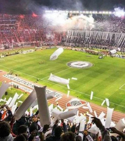 1dt.common.streams.StreamServer