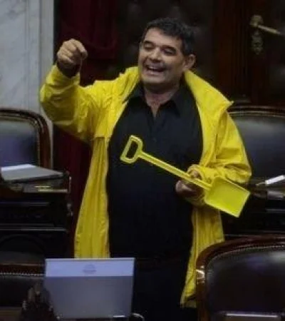 DrPS_1AXcAMzlFz