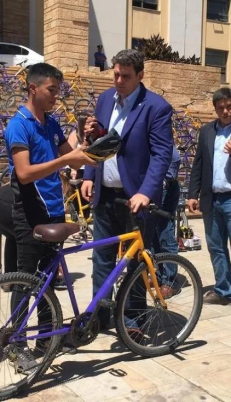 4d40d61f-0025-4de5-b514-e1bed1444f95