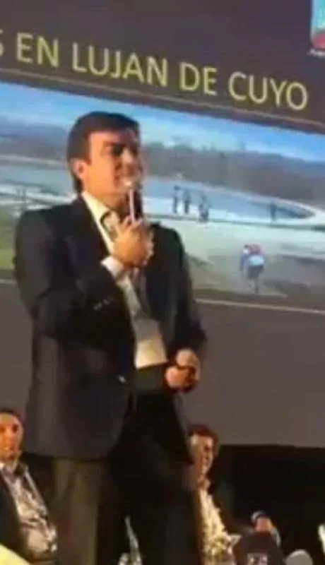 aa9f88d6-268f-4d46-a874-6419099b0dce