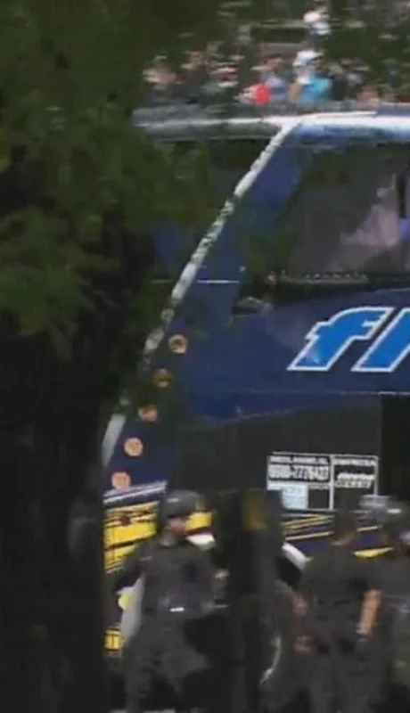 micro-boca-llegada-monumental-apedreado