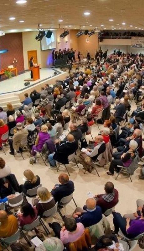 Interior-del-templo-de-la-Iglesia-Evangélica