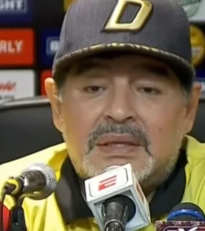 diego-armando-maradona-lionel-scaloni