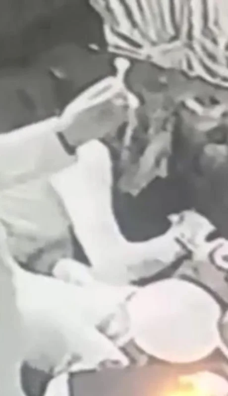 t_1544177015450_name_Jugadores_del_Arsenal_consumiendo_hippy_crack_1920__6_