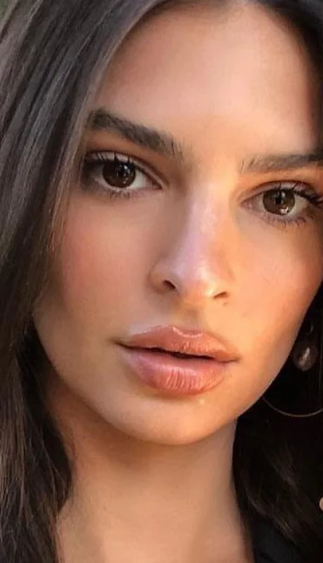 Emily-Ratajkowski-instagram