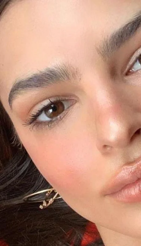 Emily-Ratajkowski-instagram-hot-bikini-blanca-sexy