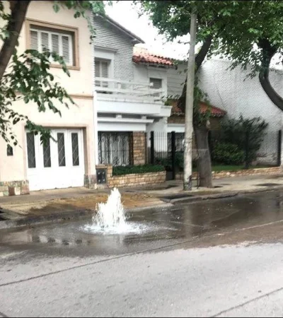 agua-cloaca-caca-godoy-cruz-alcantarilla-video