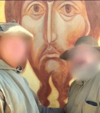 Monjes-Cristo-Orante