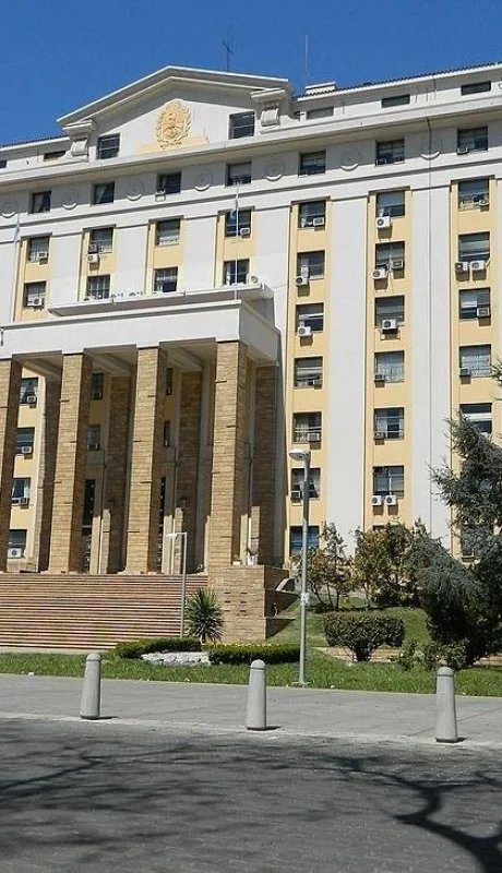 1200px-Casa_de_Gobierno_en_la_Cuidad_de_Mendoza