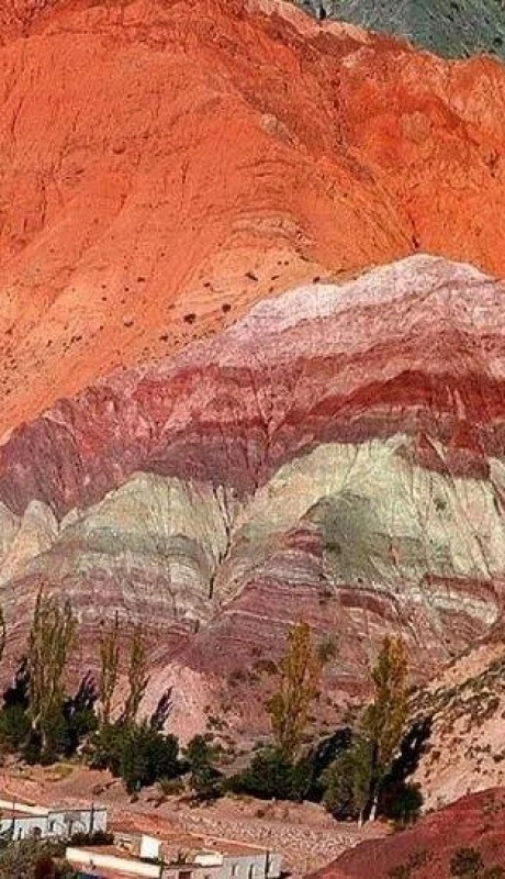 cerro-siete-colores-jujuy-músico-morales-polémica