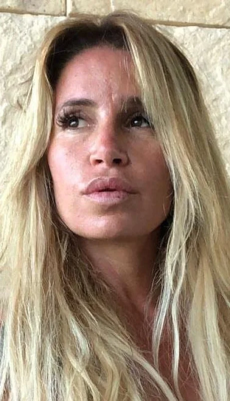 florencia-peña-instagram-obra-teatro-cabaret-peluca-look-55