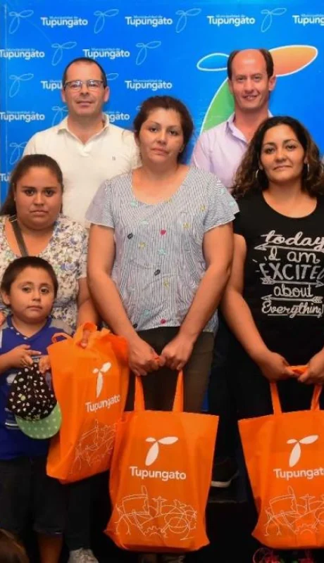 Entrega-de-kits-escolares-Tgto6