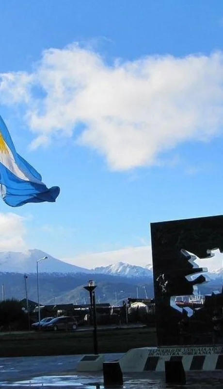 homenaje-a-caidos-en-malvinas