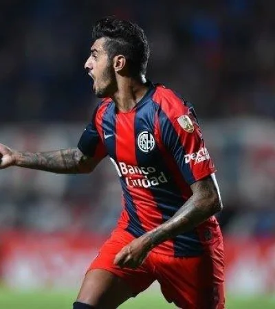 roman-martinez-gol-vs-junior-copa-libertadores