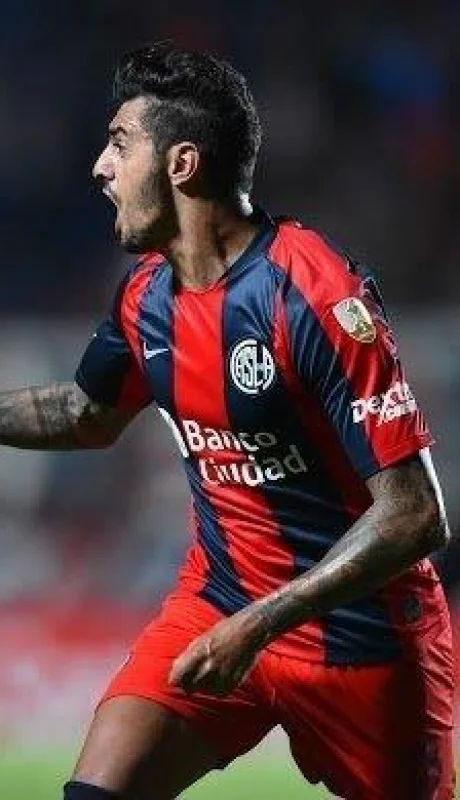 roman-martinez-gol-vs-junior-copa-libertadores