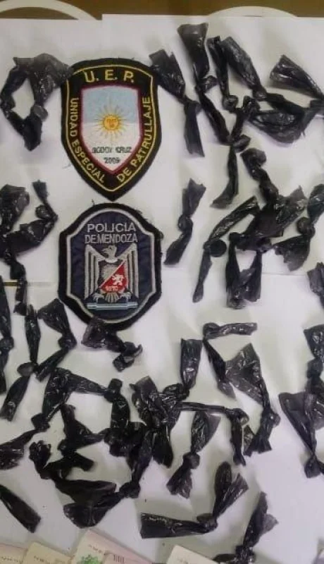 droga-policiales-hoy-godoy-cruz-auto-dealer-secuestro-detenido-mendoza-3