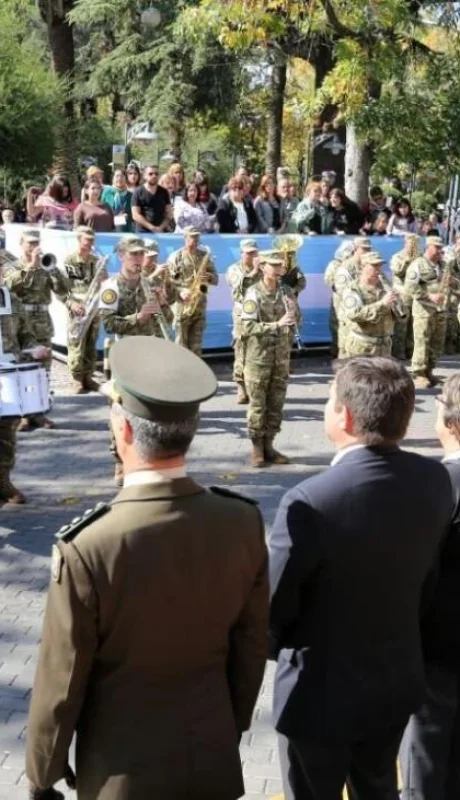 1Actos-en-la-Plaza-Departamental.-Malvinas