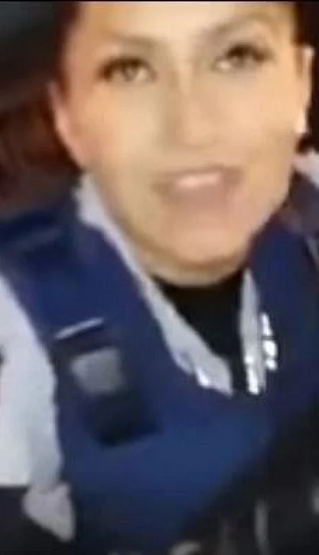 policía-piropo-mendoza-méxico-video-borracho-seducción-ilegal-piropea