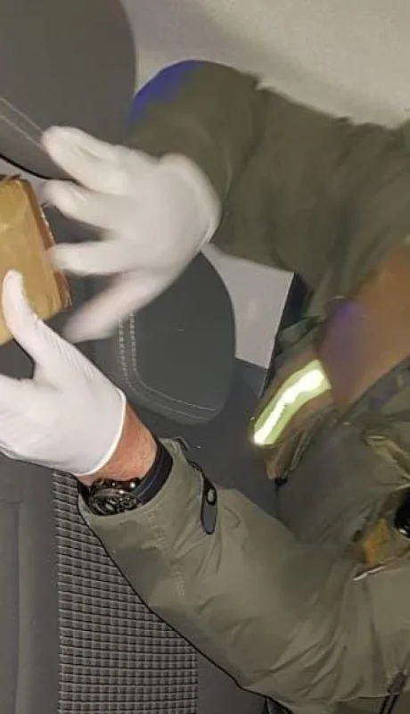 gendarmería-droga-san-juan-mendoza-perro-auto-asiento-policiales-4