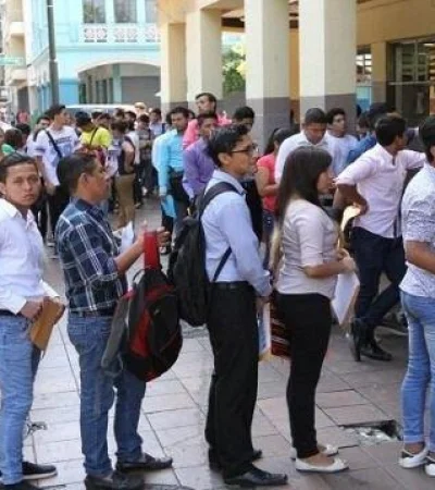 desempleo-trabajo-en-blanco-negro-desocupacion-empleo-informe-uca