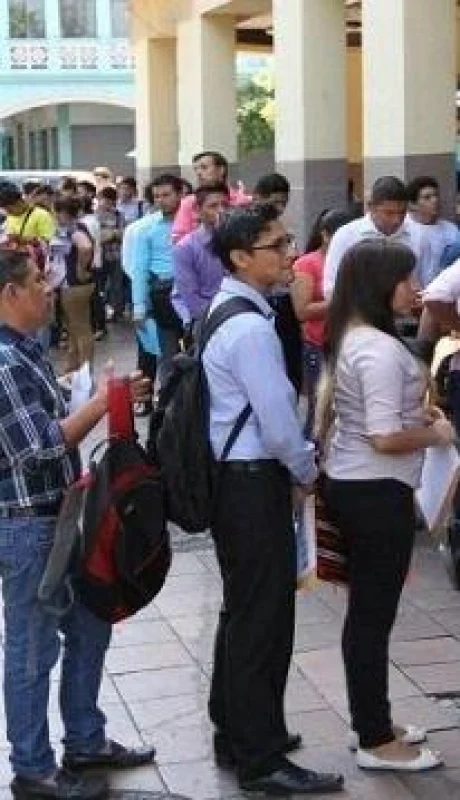 desempleo-trabajo-en-blanco-negro-desocupacion-empleo-informe-uca