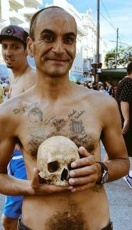 gabriel-aranda-hincha-de-racing-craneo-de-su-abuelo