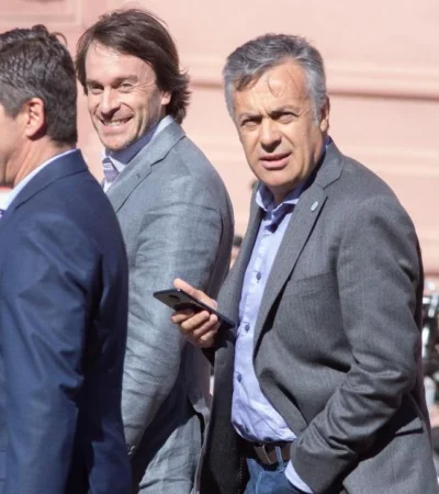 alfredo-cornejo-llegando-a-la-rosada