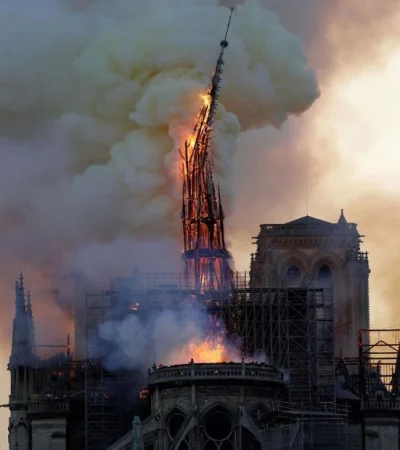 Incendio-catedral-de-Notre-Dame-Paris-Francia-22