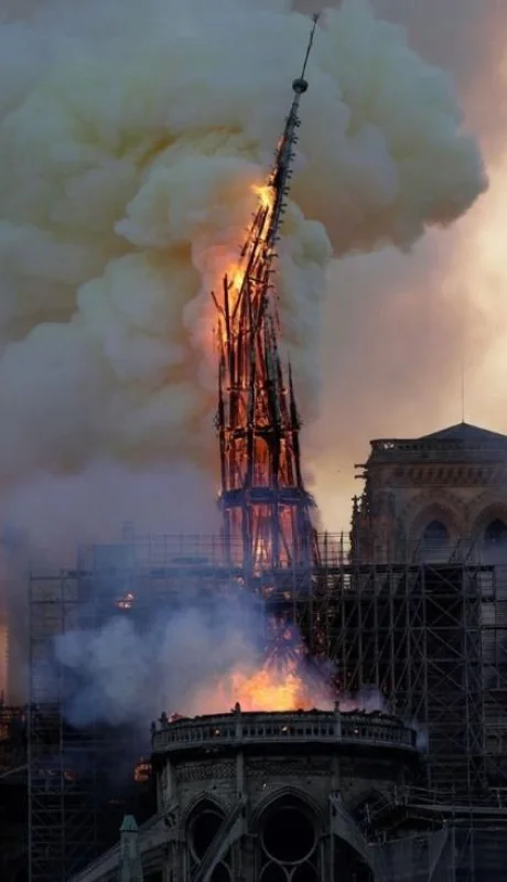 Incendio-catedral-de-Notre-Dame-Paris-Francia-22