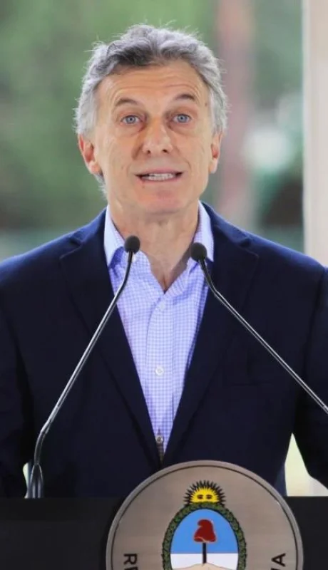 Macri-3
