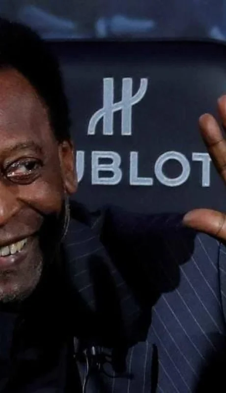 pele-internado-paris-recuperacion