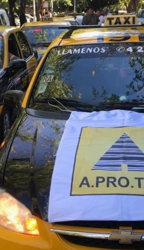 reclamo-taxistas-mendoza-hoy-uber-cabify-2