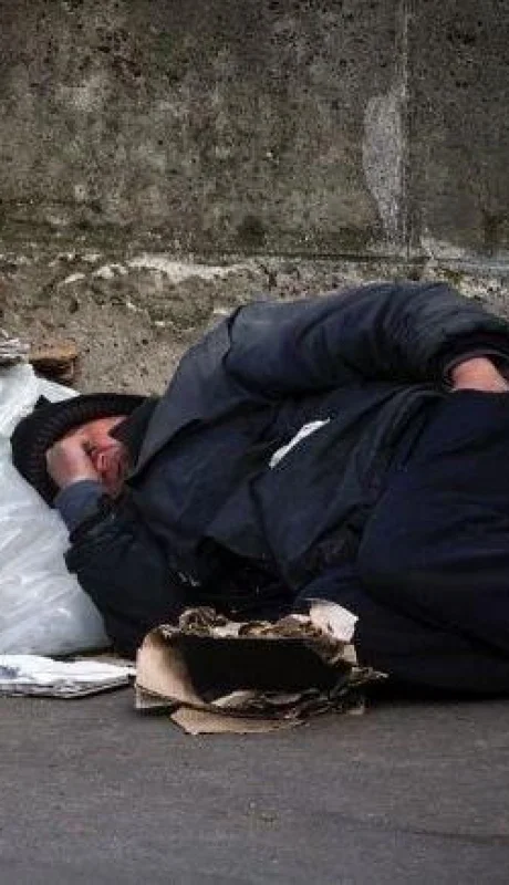 1indigente.jpg_501420591