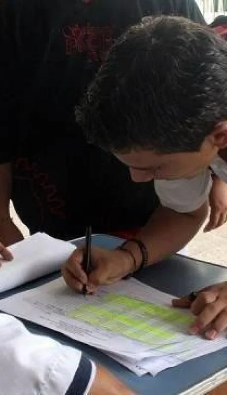 jóvenes-votando-elecciones