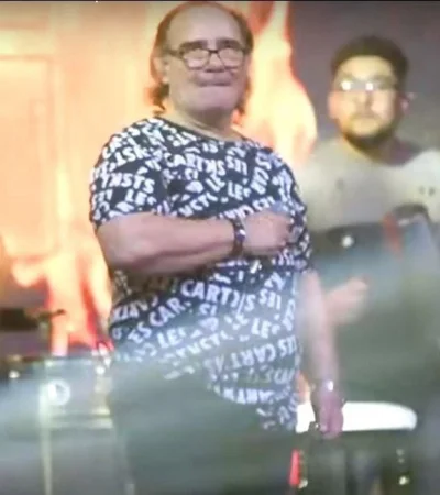 Juan-Carlos-Banana-Mascheroni-los-del-fuego-muerte-cantante