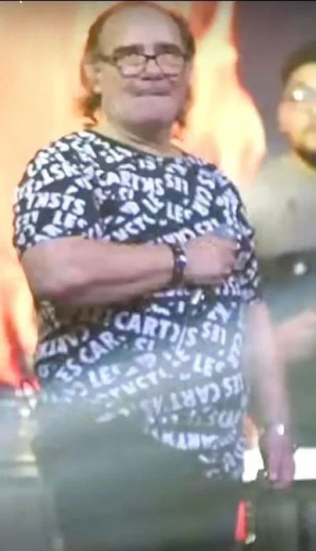 Juan-Carlos-Banana-Mascheroni-los-del-fuego-muerte-cantante