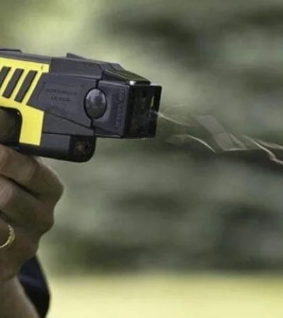 armas-taser