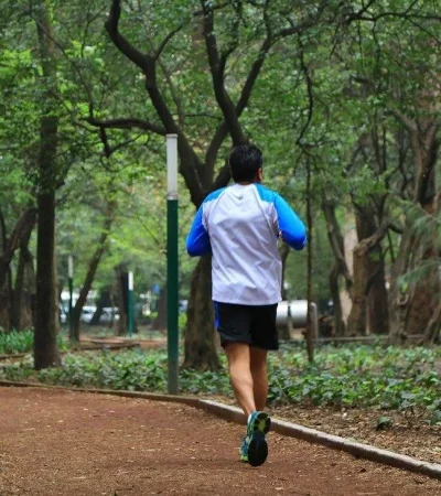 gente-corriendo-parque