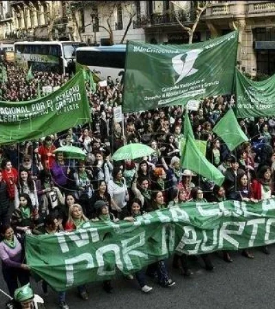 aborto-legal-pañuelazo-en-el-congreso-proyecto-de-ley-legalizacion-argentina