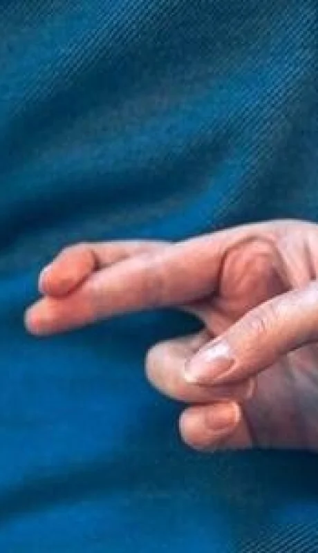 Mucha gente suele decir mentiras con el fin de obtener beneficios propios a costa de cambiar la verdad.