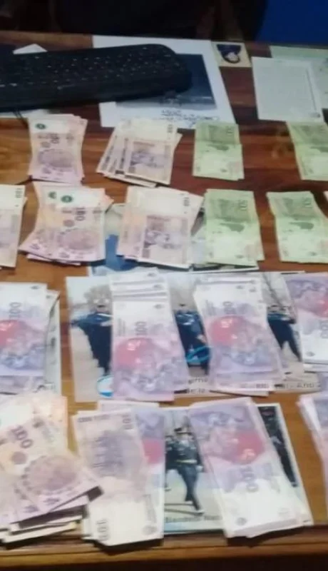 policiales-detenidos-cajeros-operativo-san-rafael-mendoza-2