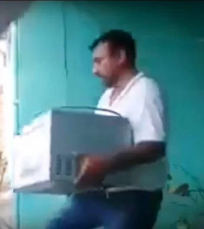 video-viral-mexico-lo-velaban-y-aprovecharon-para-robarle-en-su-casa