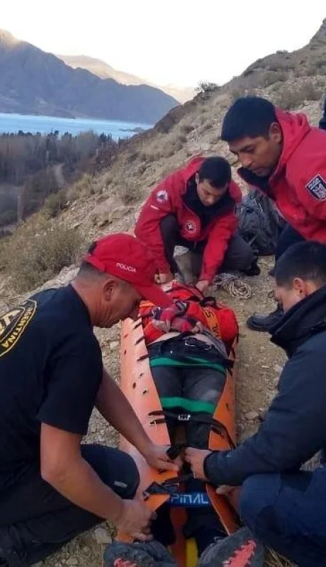 turista-montaña-rescate-policiales-mendoza-hoy-33