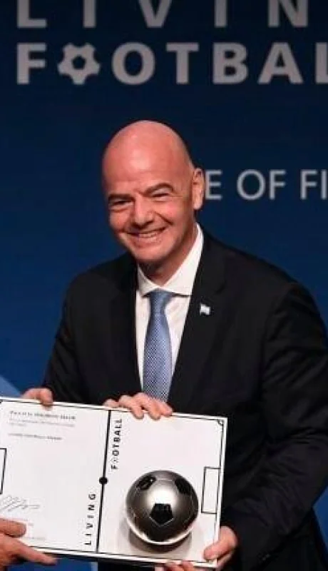 macri-premiado-increpado-fifa-grupo-de-argentinos-suiza