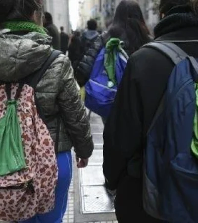 estudiante-pañuelo-verde