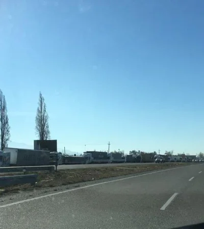 camiones-atascados-ruta-7-puente-de-lujan-de-cuyo-embotellamiento-2019