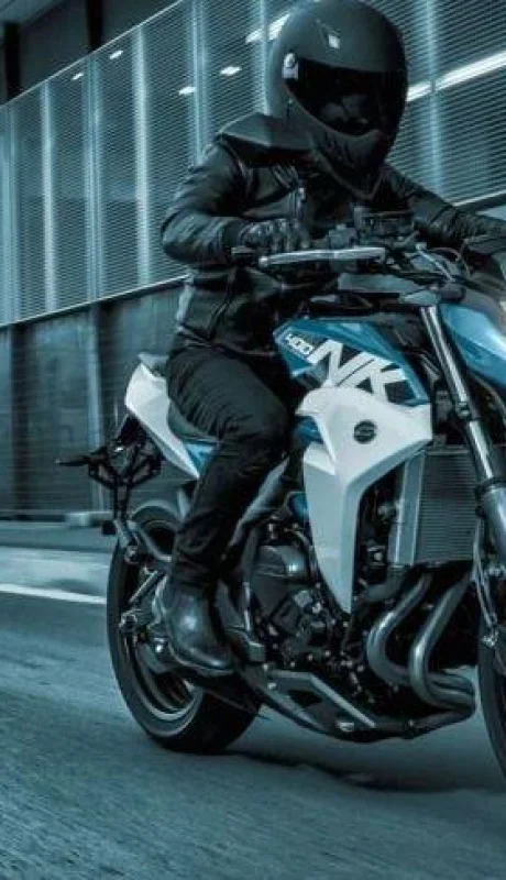 3722-14-cfmoto-400nk-2017-azul-accion